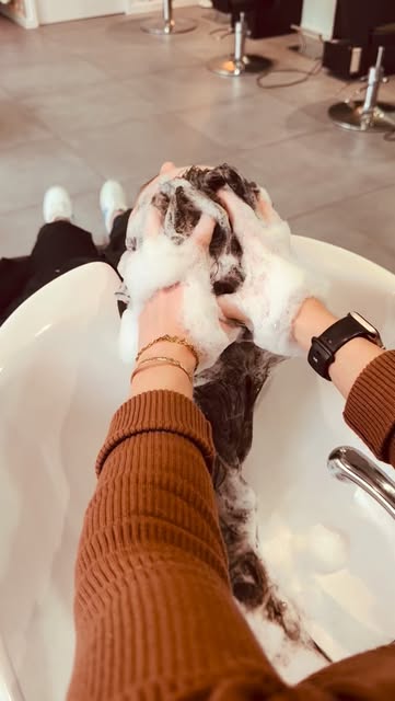 Soin et shampoing relaxant au bac
